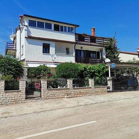 Apartments Anic Novigrad Istria Buitenkant foto
