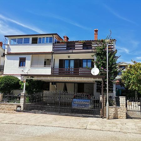 Apartments Anic Novigrad Istria Buitenkant foto