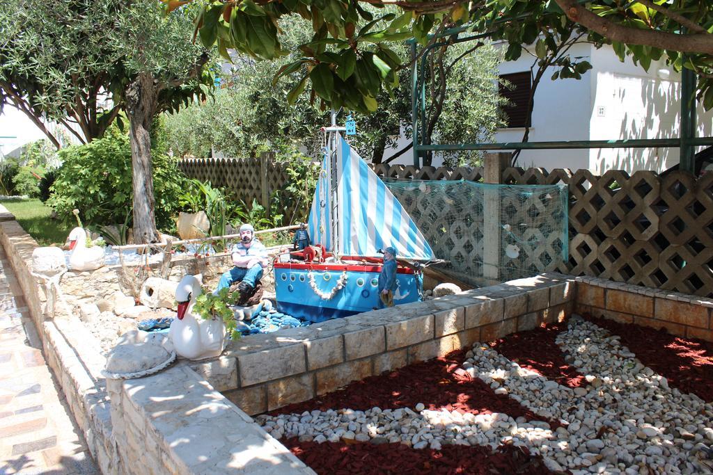 Apartments Anic Novigrad Istria Buitenkant foto
