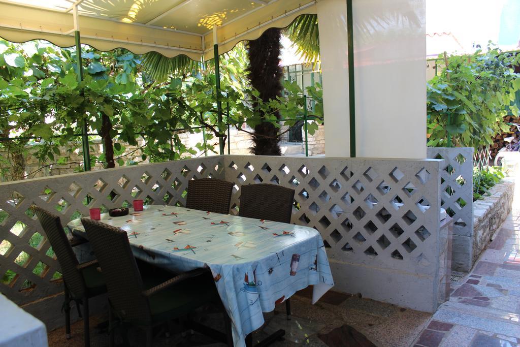 Apartments Anic Novigrad Istria Buitenkant foto