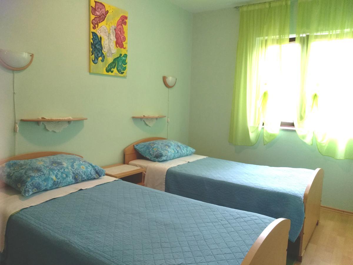 Apartments Anic Novigrad Istria Buitenkant foto